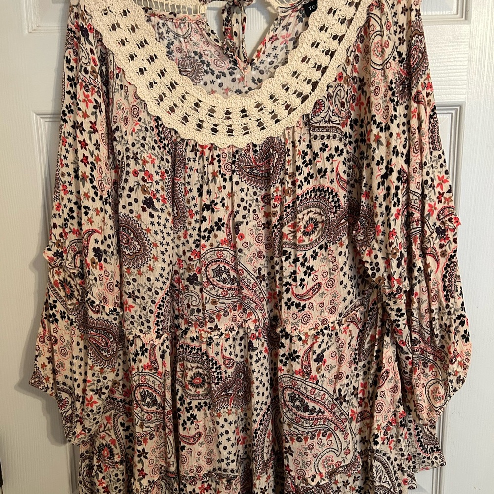 Torrid Cream and Black Paisley Blouse
